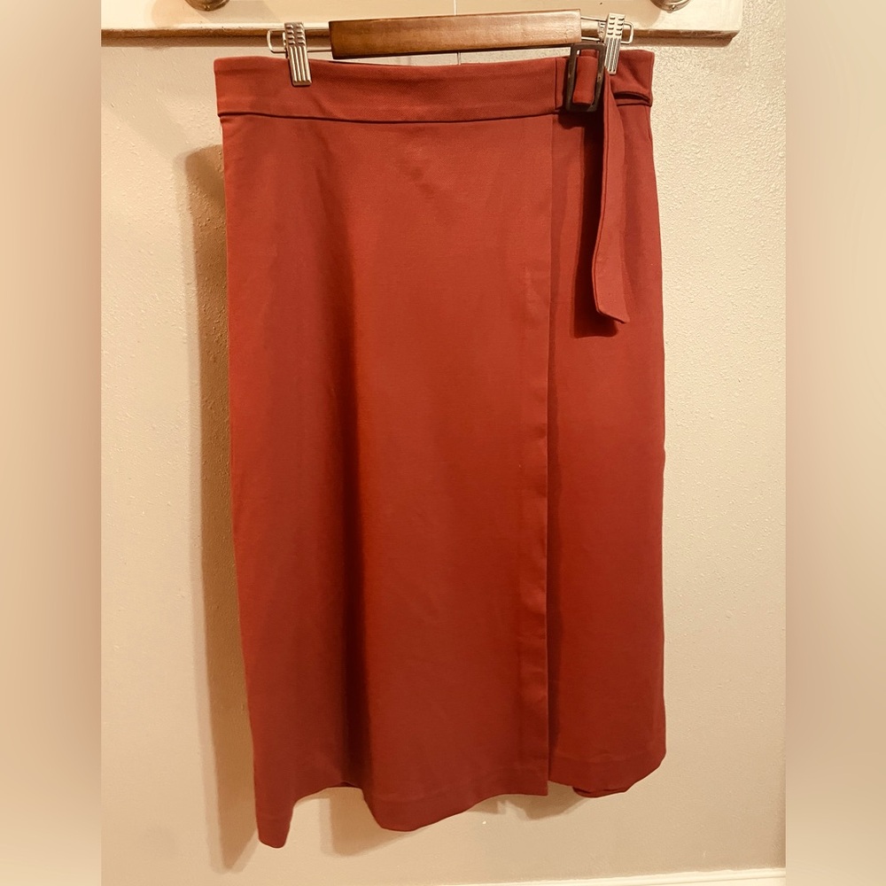 Ann Taylor brand, women’s dress skirt. Size 10